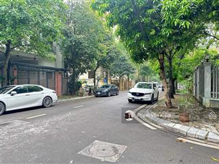 Biệt thự vườn đào  tây hồ  diện tích lớn  gara ô tô  vị trí vip  gần lottemall đẳng cấp