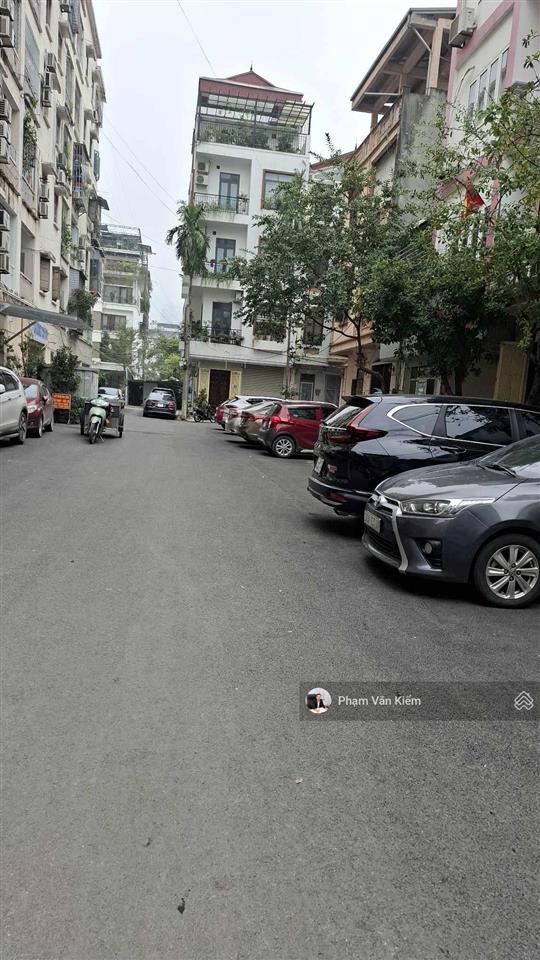 Bán liền kề trần bình nhà vườn vỉa hè ô tô vào nhà phù hợp ở và văn phòng