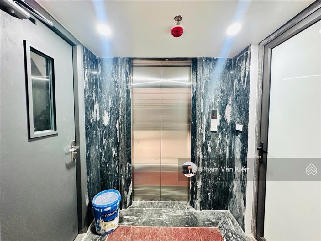 Tòa văn phòng cao cấp cầu giấy lô góc hai mặt tiền 10 tầng pháp lý đầy đủ