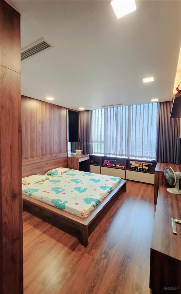 Bán ch 2.5n/2wc, dt 83m, full nt, giá 7 tỷ, tầng đẹp, view hồ, sổ sẵn tại green park, hoàng mai, hn