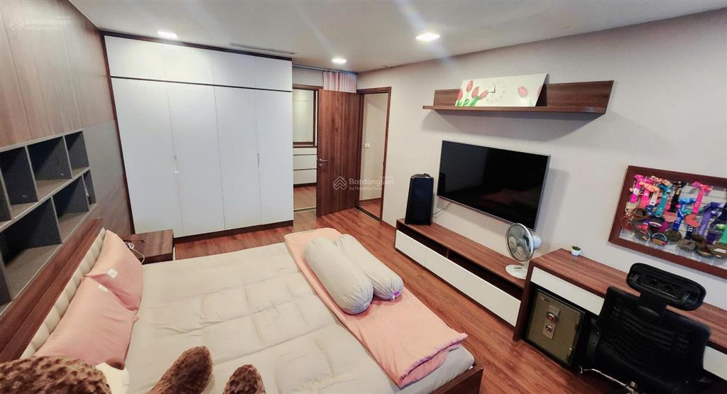 Bán ch 2.5n/2wc, dt 83m, full nt, giá 7 tỷ, tầng đẹp, view hồ, sổ sẵn tại green park, hoàng mai, hn