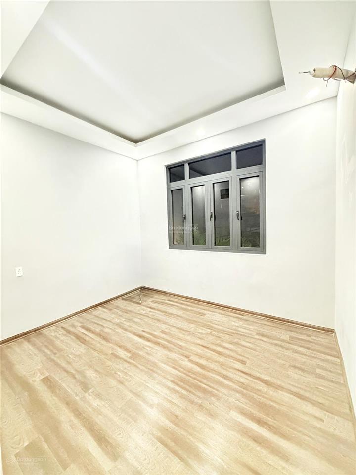 Hxh tránh thông gần ngay lạc long quân  âu cơ, 55m2 (3.9 x 14.5m) 3 tầng btct 4 phòng, nở hậu ho