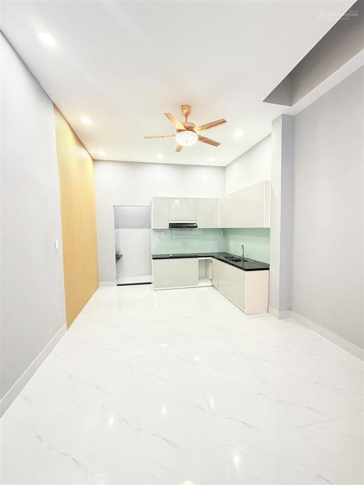 Hxh tránh thông gần ngay lạc long quân  âu cơ, 55m2 (3.9 x 14.5m) 3 tầng btct 4 phòng, nở hậu ho