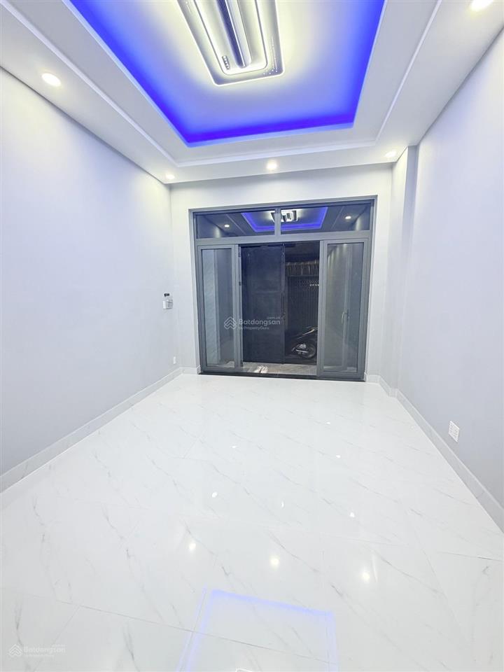 Hxh tránh thông gần ngay lạc long quân  âu cơ, 55m2 (3.9 x 14.5m) 3 tầng btct 4 phòng, nở hậu ho