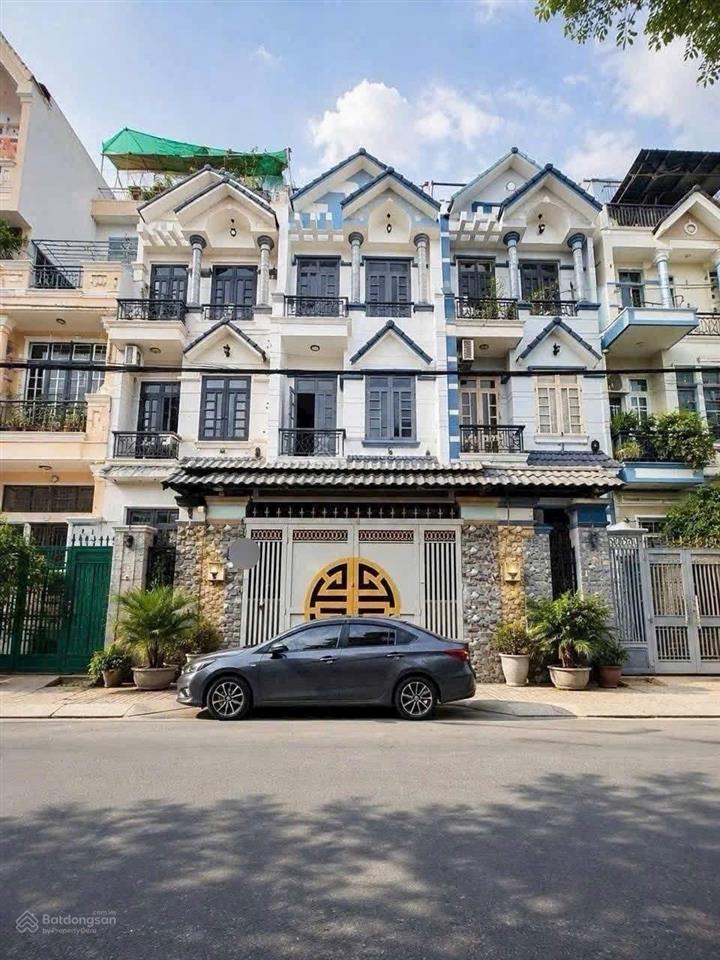 Giá 5 ,65 tỷ  bhhb  58m2 ( 4.5 x 13)  4 tầng toạ lạc 1/ liên khu 45 phường bình hưng hòa