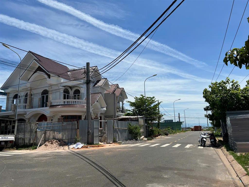 Con đi du học  bán bớt lô đất đẹp tại kdc hùng vương  tuệ tĩnh  phú hài  phan thiết