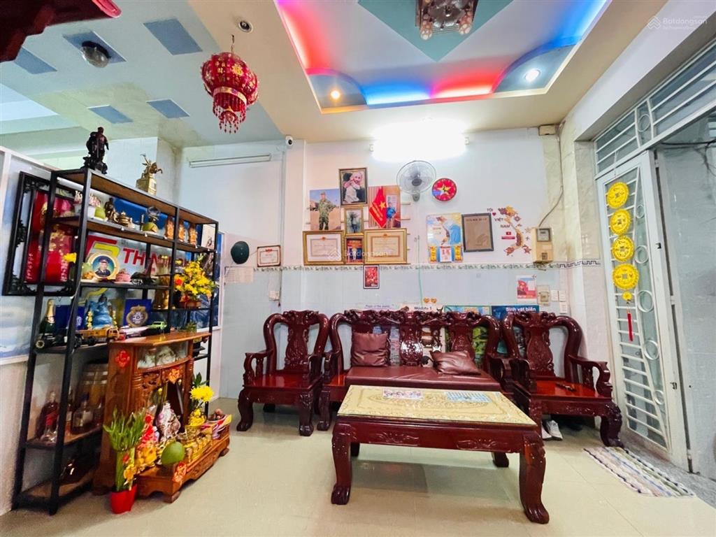 6.4x14 trệt 3 lầu ngay phan huy ích và quang trung