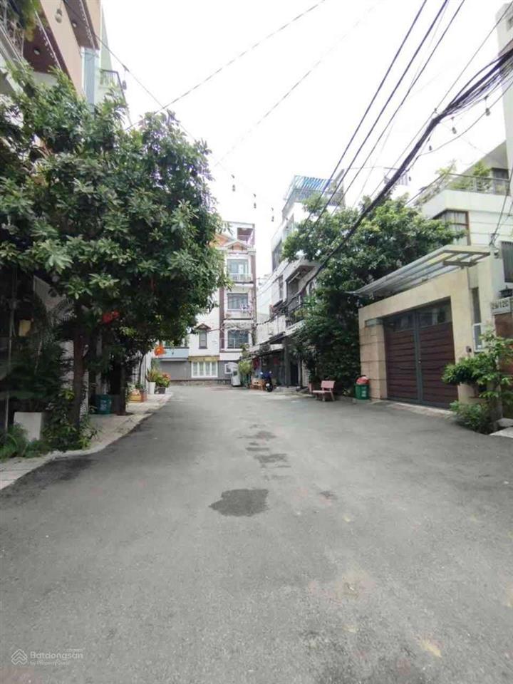 Ngay công viên làng hoa 4,65x14 trệt 3 lầu nguyễn văn khối phường 11
