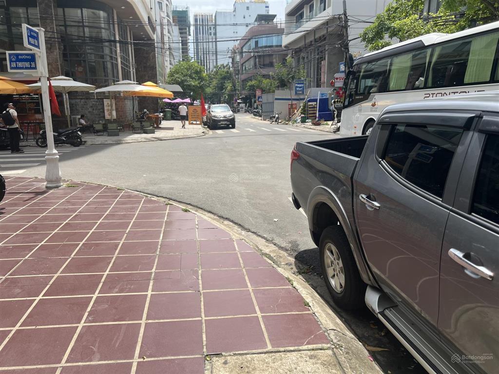 Dòng tiền 40tr/ tháng  nằm ở vị trí trung tâm phố biển đà nẵng