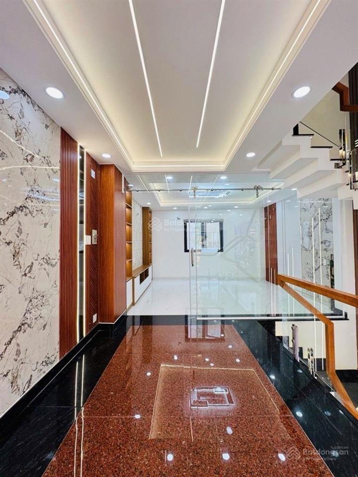 Ngay khu tên lửa đường 12m 5 tầng ngang 4.4m full nội thất