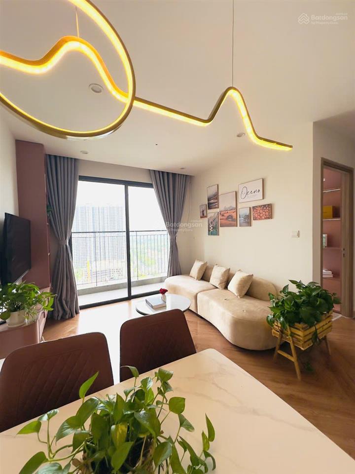 Cần tiền bán gấp căn 2pn 1vs, dt 60m2 view thoáng đẹp, toà trung tâm tại vinhomes ocean park