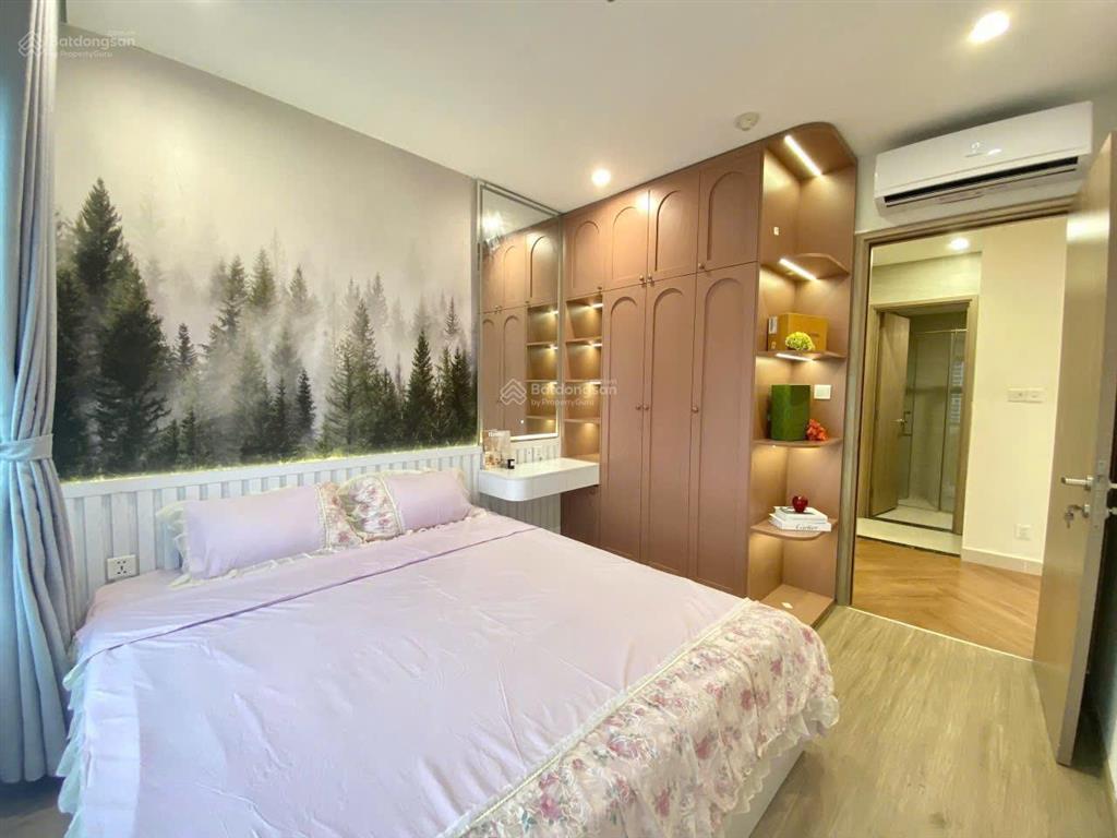 Cần tiền bán gấp căn 2pn 1vs, dt 60m2 view thoáng đẹp, toà trung tâm tại vinhomes ocean park
