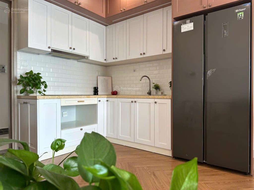 Cần tiền bán gấp căn 2pn 1vs, dt 60m2 view thoáng đẹp, toà trung tâm tại vinhomes ocean park