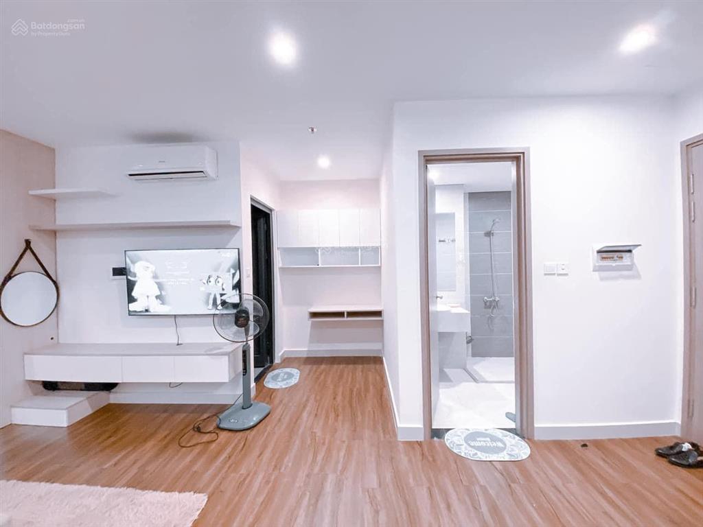 Bán nhanh căn studio full đồ, 31m2, giá 2 tỷ view thoáng đẹp, hướng mát tại vinhomes ocean park