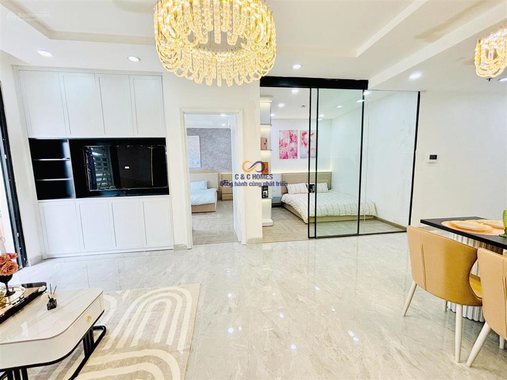 Tôi cần cho thuê căn hộ 2 phòng ngủ rộng giá 15 triệu / tháng.  0961 953 ***