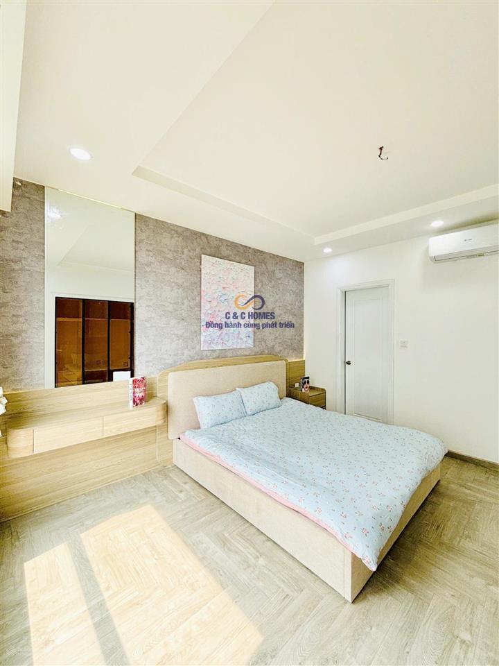 Tôi cần cho thuê căn hộ 2 phòng ngủ rộng giá 15 triệu / tháng.  0961 953 ***