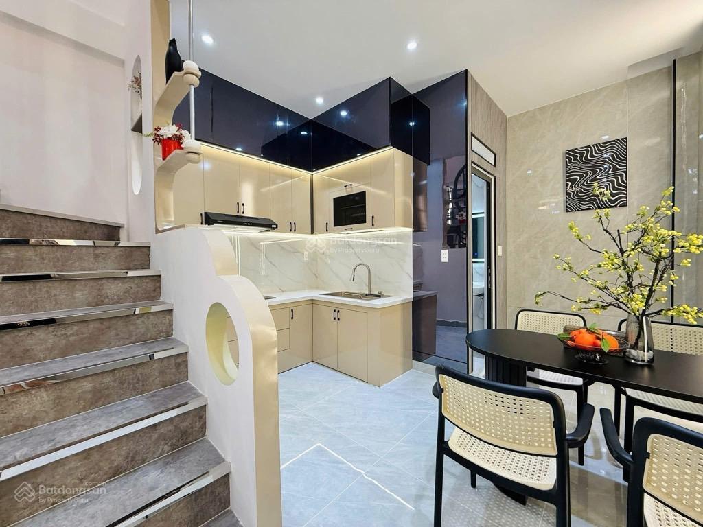 Ngay vietcombank tây thạnh, nhà mới đủ nội thất, hẻm oto 4x16, giá 5.8 tỷ