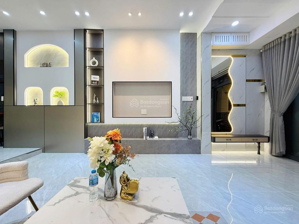 Ngay vietcombank tây thạnh, nhà mới đủ nội thất, hẻm oto 4x16, giá 5.8 tỷ