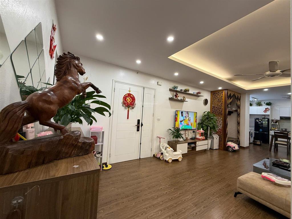 Bán gấp căn 3 phòng ngủ 103m2 chung cư đại kim building đầy đủ nội thất, giá 7,35 tỷ bao tên