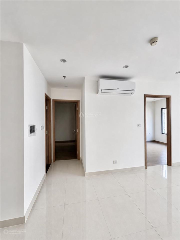 Chính chủ gửi bán 2pn  view hồ cá koi  sát cạnh khu phố thương mại ginza