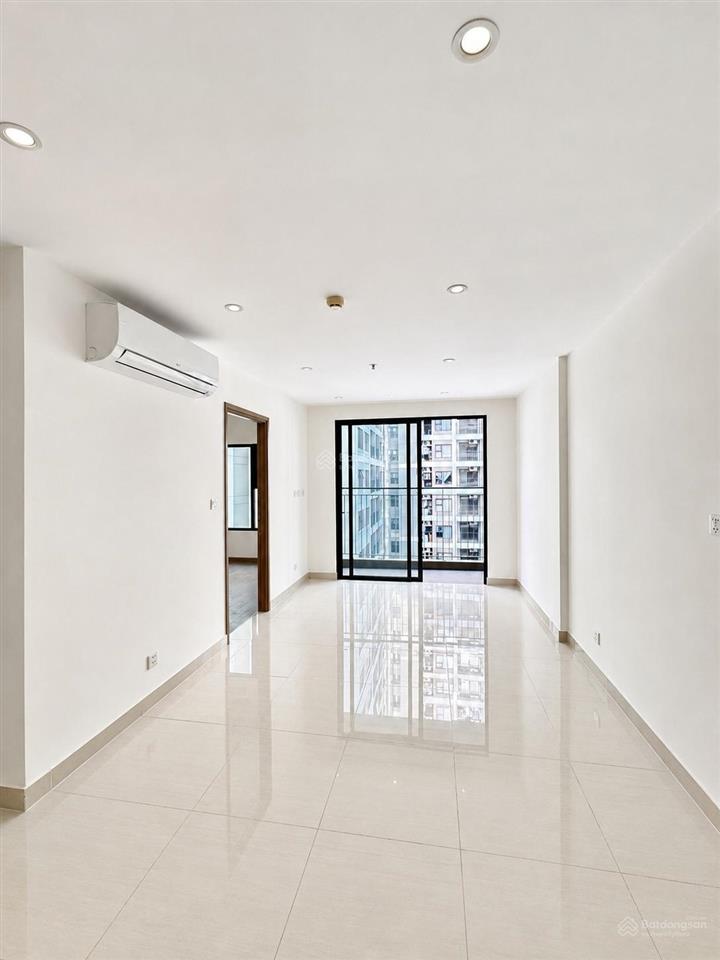 Chính chủ gửi bán 2pn  view hồ cá koi  sát cạnh khu phố thương mại ginza