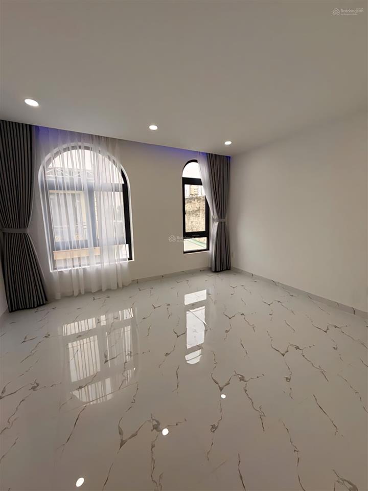 Bán nhà mới 100% kdc long trường, quận 9  4pn, ngang 4.55m  ngay đh tài chính marketing  6 tỷ