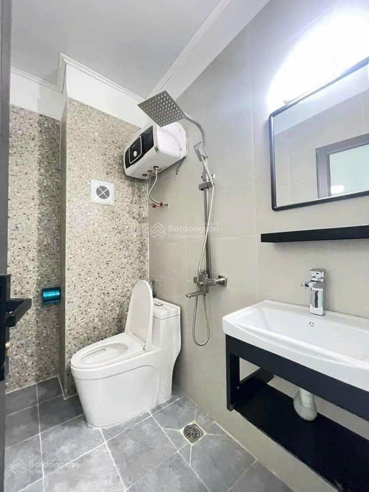 Duy nhất nhà mặt phố hoàng sâm 105m2, mt 6,6m, 7 tầng thang máy, doanh thu 1,2 tỷ/năm, giá 52 tỷ