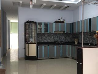 Cho thuê nhà mặt tiền nguyên căn