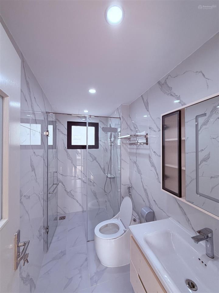 Chính chủ bán nhà khu 319 bộ quốc phòng 45m2, 7 tầng, mt 5m, full nội thất, ô tô vào nhà, giá tốt