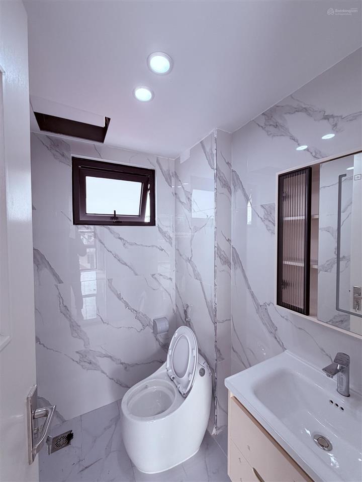 Chính chủ bán nhà khu 319 bộ quốc phòng 45m2, 7 tầng, mt 5m, full nội thất, ô tô vào nhà, giá tốt