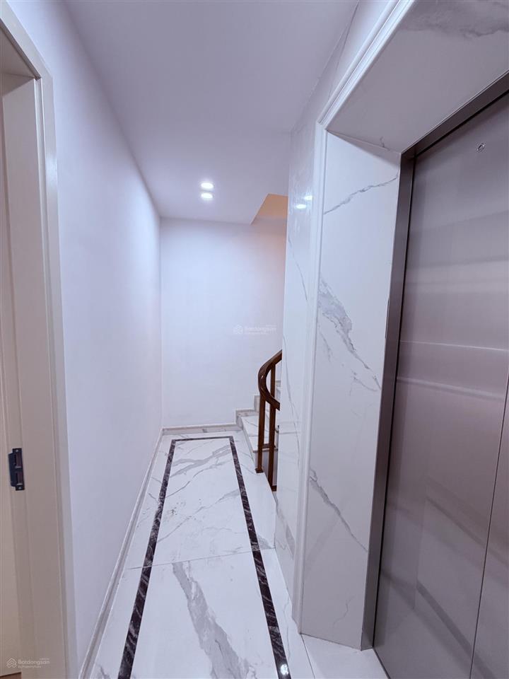Chính chủ bán nhà khu 319 bộ quốc phòng 45m2, 7 tầng, mt 5m, full nội thất, ô tô vào nhà, giá tốt