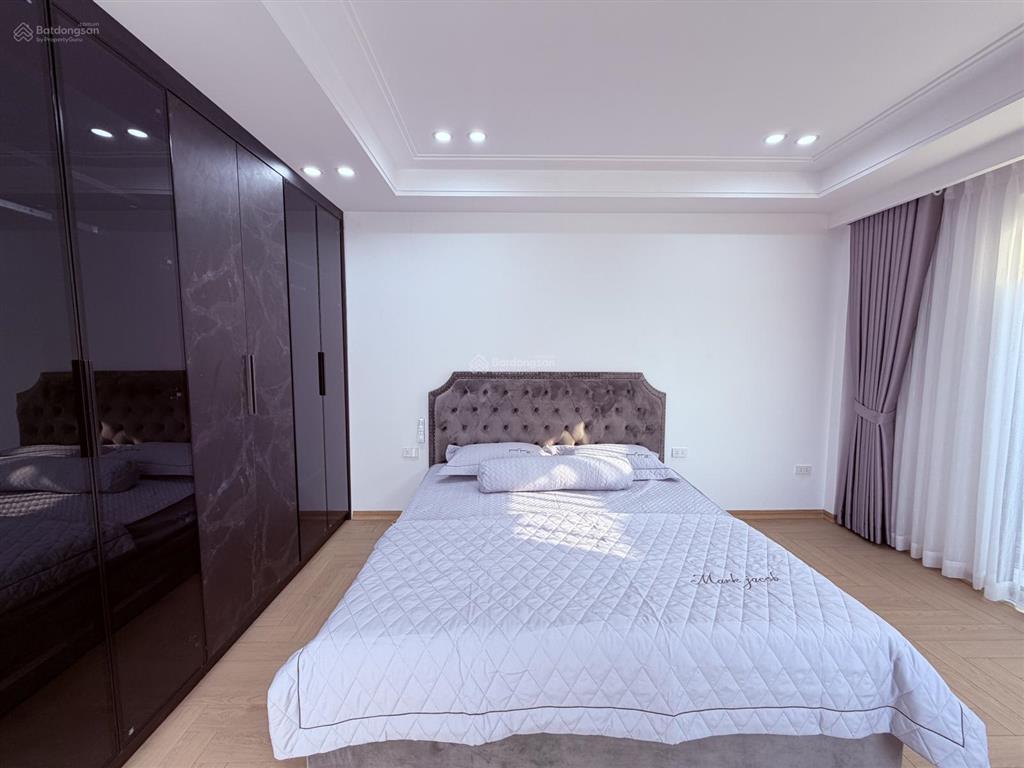 Bán nhà phân lô quân đội sài đồng, 55m2, 7 tầng, lô góc 2 mặt ngõ ô tô, full nội thất, chính chủ