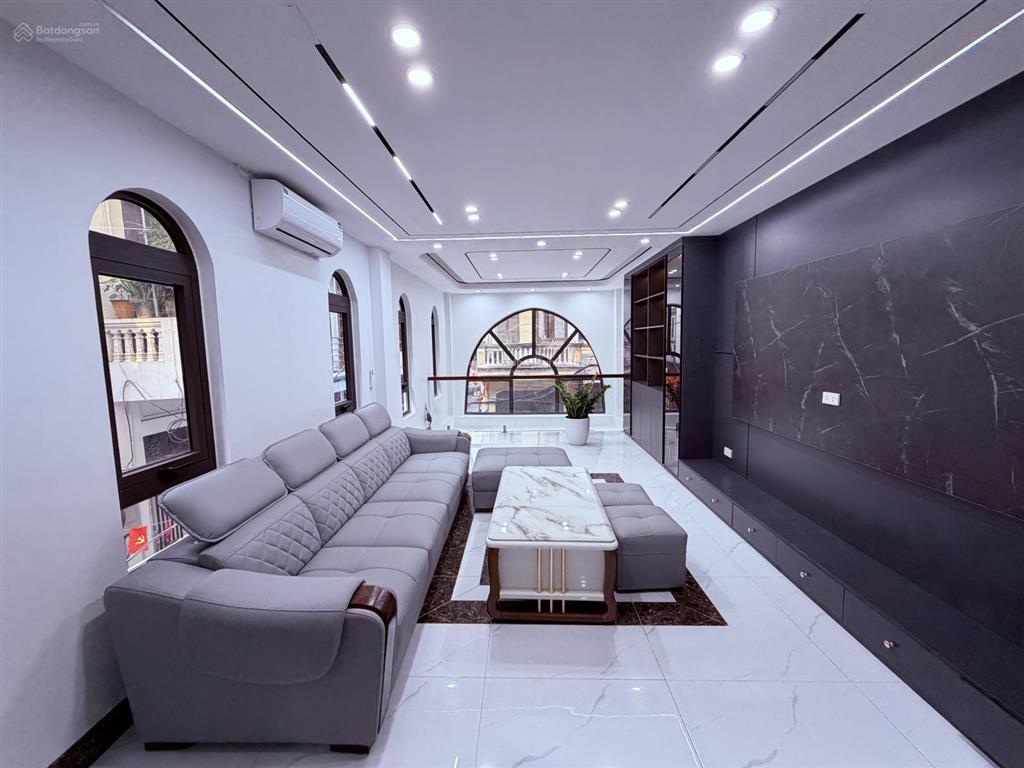 Bán nhà phân lô quân đội sài đồng, 55m2, 7 tầng, lô góc 2 mặt ngõ ô tô, full nội thất, chính chủ