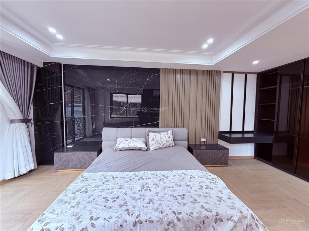 Bán nhà phân lô quân đội sài đồng, 55m2, 7 tầng, lô góc 2 mặt ngõ ô tô, full nội thất, chính chủ