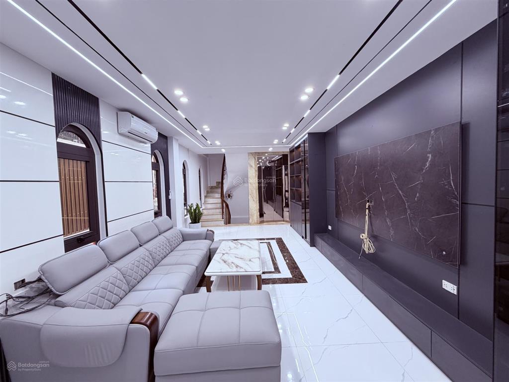 Bán nhà phân lô quân đội sài đồng, 55m2, 7 tầng, lô góc 2 mặt ngõ ô tô, full nội thất, chính chủ