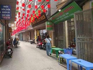 Bán nhà hồ tùng mậu,5 tầng,nhỉnh 8 tỷ, ba bươc ra ô tô đỗ,full nội thất,ngõ siêu nông, an ninh tốt