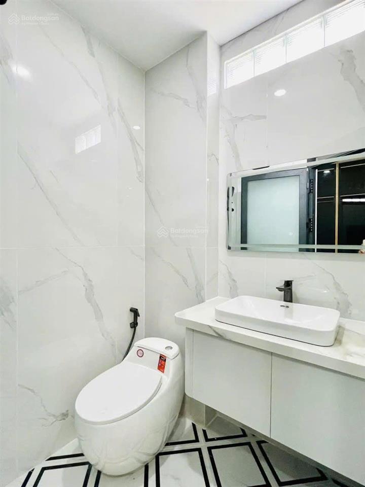 Bán nhà phạm văn đồng,44m,4 phòng, lô góc 2 mặt thoáng, giá nhỉnh 8 tỷ, coffe đi bộ sang xuân thủy,