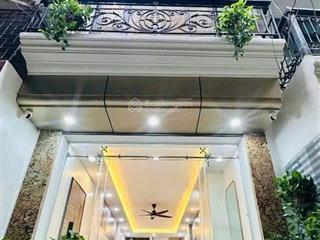 Bán nhà doãn kế thiện, 5 tầng, ô tô đỗ đầu ngõ 40m,giá nhỉnh 8 tỷ,thông tứ phía,tiện ích vậy quanh