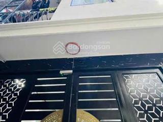 Bán nhà phạm văn đồng, 40m2, 5 tầng, thang máy mới, cách ô tô 20m, tiện ích bạt ngàn, ngõ thông