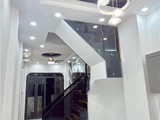 Bán nhà quận 4  3x11 gần chợ xóm chiếu không giải tỏa.cách mặt tiền 20m