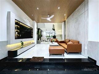 3 tầng q7 nhà đẹp tặng nội thất  72m2  an ninh  chỉ hơn 8 tỷmô tả kết cấu  1 trệt 2 lầu.