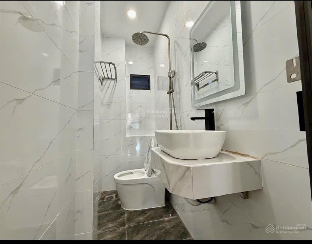 Mtkd dương bá trạc p1 q8 8tỷ3 2 tầng  3pn (có phòng dưới trệt) 61m² (3.7x16)