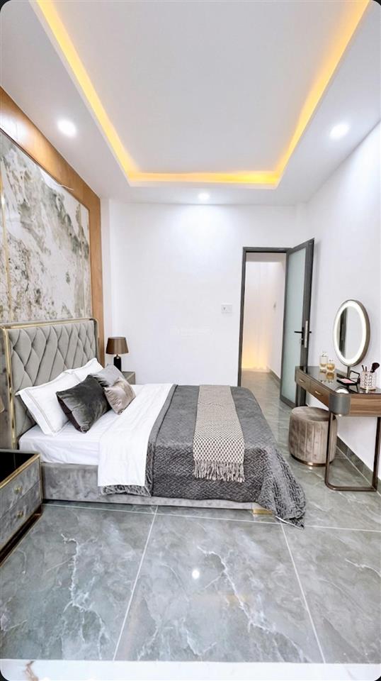 76tôn thất thuyết q4 3ty5 hẻm ôtô sát nhà3 tầng 2pn(3m x 7m, nở hậu) dtsd gần 60m công năng