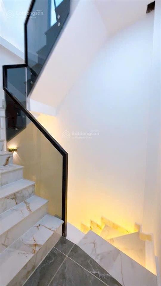 76tôn thất thuyết q4 3ty5 hẻm ôtô sát nhà3 tầng 2pn(3m x 7m, nở hậu) dtsd gần 60m công năng