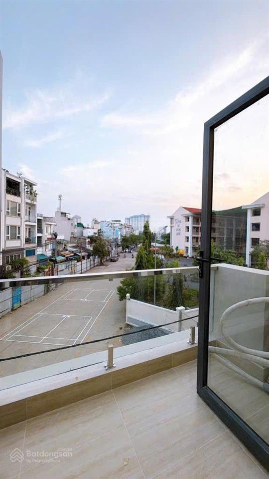 76tôn thất thuyết q4 3ty5 hẻm ôtô sát nhà3 tầng 2pn(3m x 7m, nở hậu) dtsd gần 60m công năng