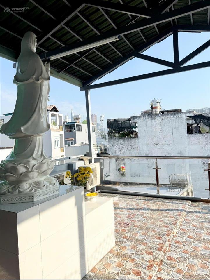 Mtkdđuờng số p4q4 xe hơi đậu cửa 4 tầng 4pn có thể khai thác thêm phòng làm căn hộ dịch vụ