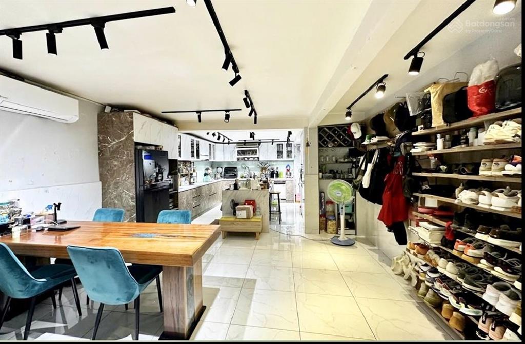 Hiếmq4chủ gấp bán giảm sâu còn 8tỷ36 nhà vuờn bến vân đồn p5q4 72m2 (4.9x15,8) gần mt