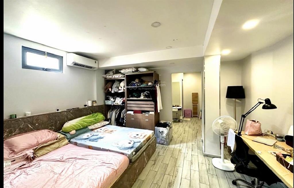 Hiếmq4chủ gấp bán giảm sâu còn 8tỷ36 nhà vuờn bến vân đồn p5q4 72m2 (4.9x15,8) gần mt