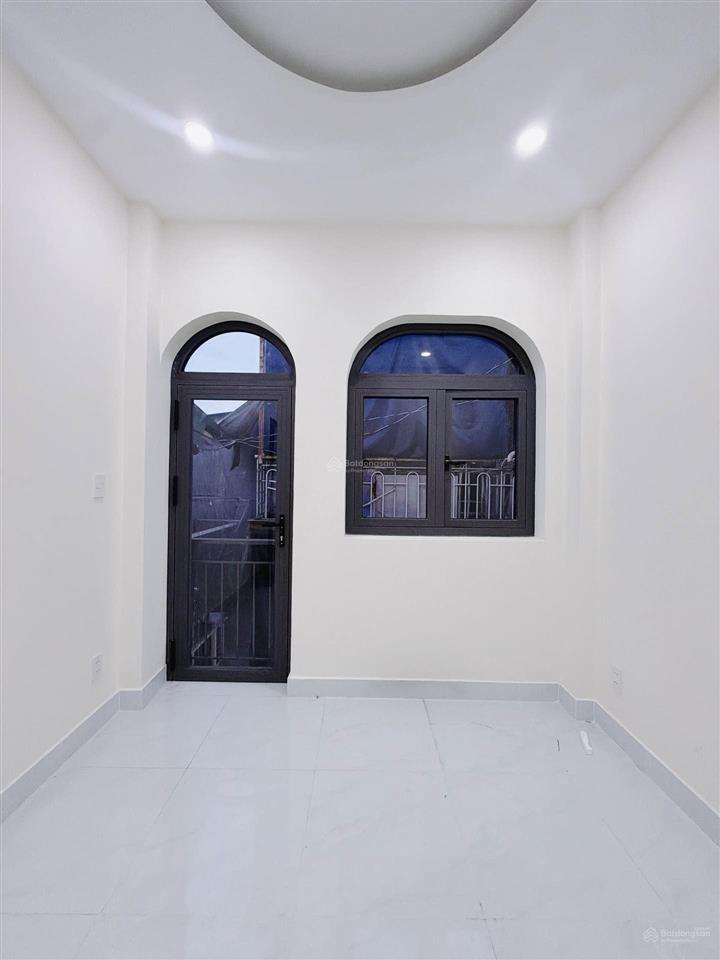 4tỷ099 có ngay nhà tôn đản p8q4 3pn ở liền  33.5m (3x11) dọn vào ở ngay có phòng dưới trệt