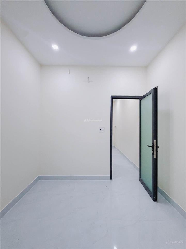 4tỷ099 có ngay nhà tôn đản p8q4 3pn ở liền  33.5m (3x11) dọn vào ở ngay có phòng dưới trệt